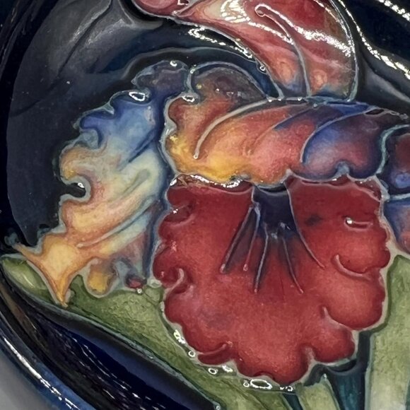 Moorcroft Cobalt blue with pink orchid pattern small Pottery dish - Picture 4 of 7